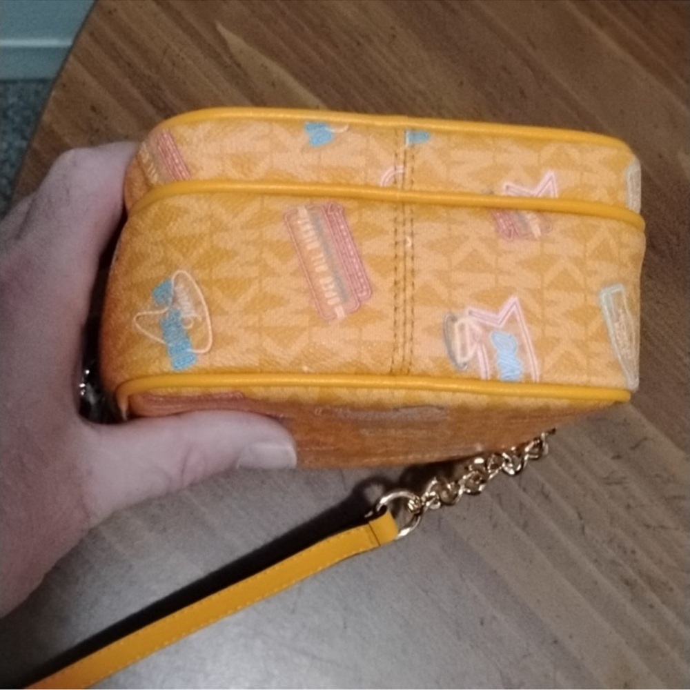 Michael Kors Orange Jet Set Crossbody Bag with patches. Brand New NWT $398 MRSP - Picture 7 of 11